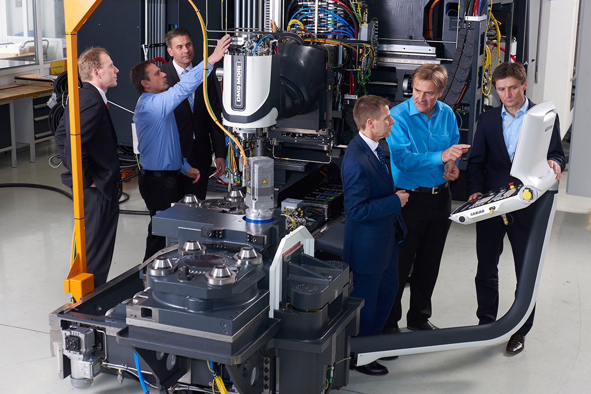 在一個實際投資項目中，舍弗勒和Deckel Maho Pfronten公司的專家開發(fā)出了&ldquo;機床4.0&rdquo;，利用現(xiàn)有生產技術與傳感器、云技術和數(shù)字化零部件的連接，向數(shù)字化生產目標邁出了實質性的一步。